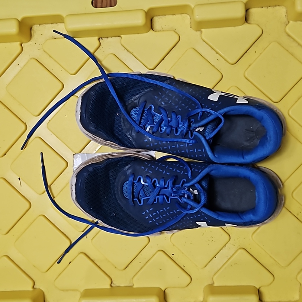 Under Armor Tennis Shoes *light grass stain*